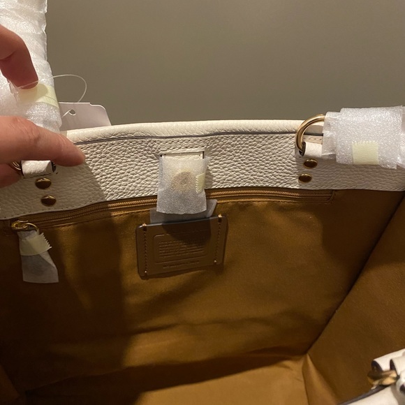 Coach C3078 Dempsey tote with Patch white with original plastic bag - Picture 2 of 9